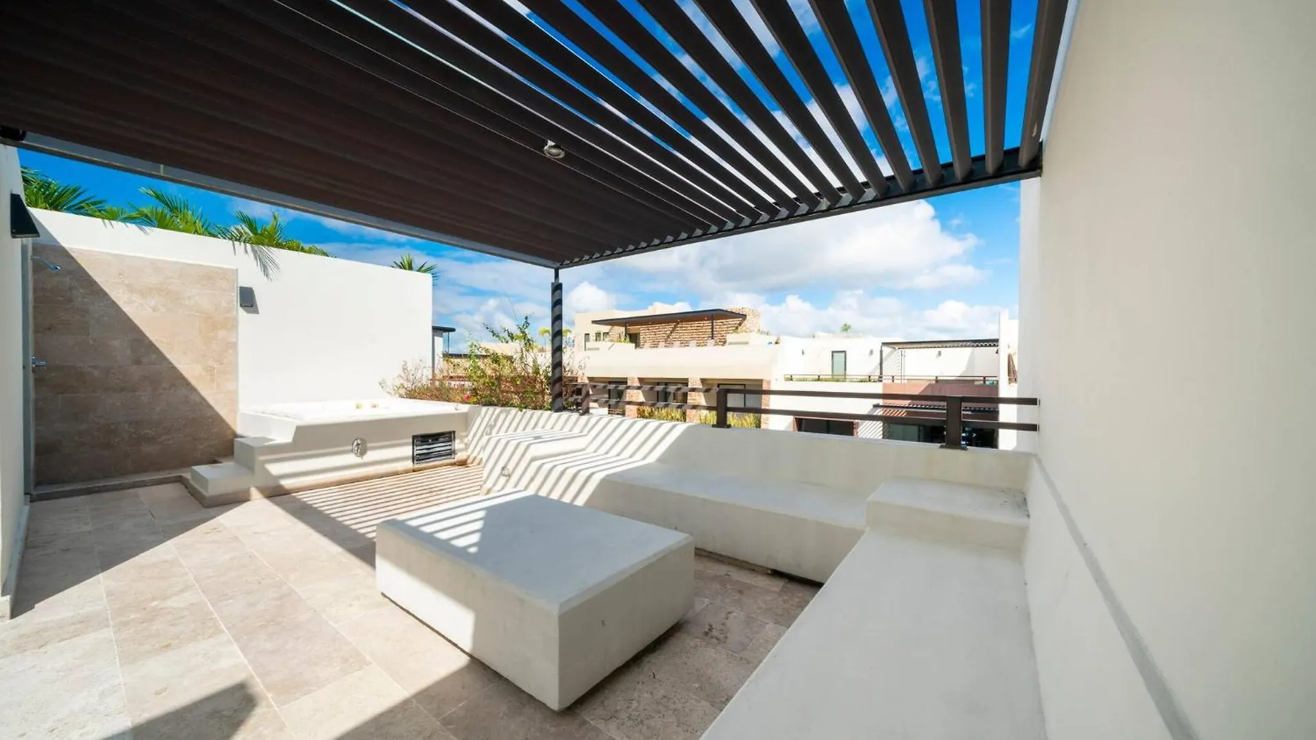 Apartmán Modern Penthouse With 2 Bedroom Tub & Pool At Arenis Condos - 509 Playa del Carmen